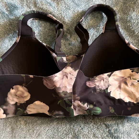 Like new Victoria’s Secret SPORT Incredible Knockout Ultra Max Size 38DD - Picture 4 of 7